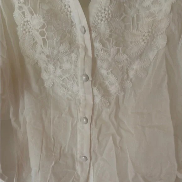 12th Tribe White Ruffled Floral Blouse - Picture 7 of 8